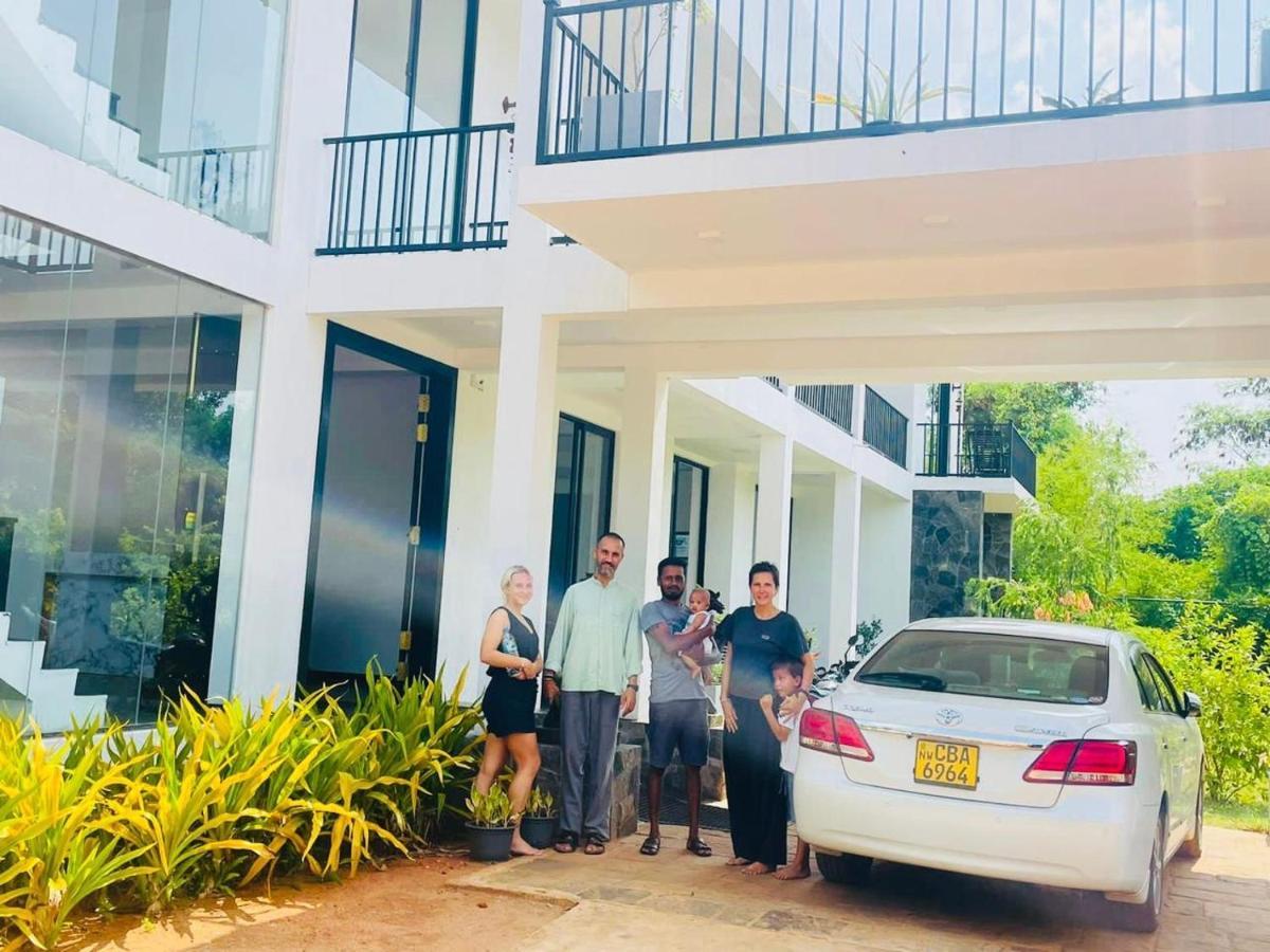 Black Mustang Hotel Dambulla Eksteriør billede